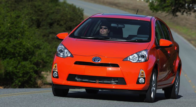 Toyota Prius_c_013lr