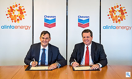 Chevron Australia Managing Director, Roy Krzywosinski with Alinta Energy’s CEO, Jeff Dimery Image credit: www.chevronaustralia.com