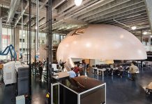 Swinburne and AMCG join forces to help manufacturers harness Industry 4.0 opportunities