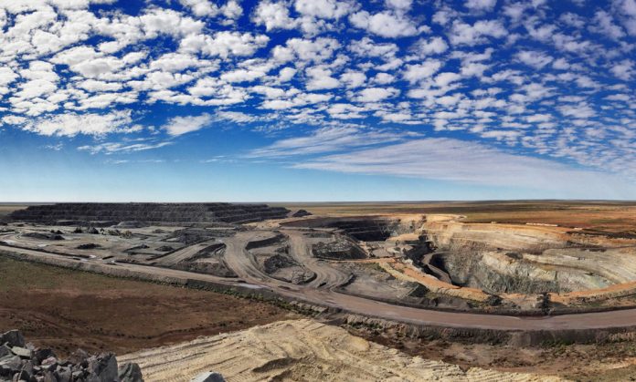 CU River Cairn Hill magnetite mine