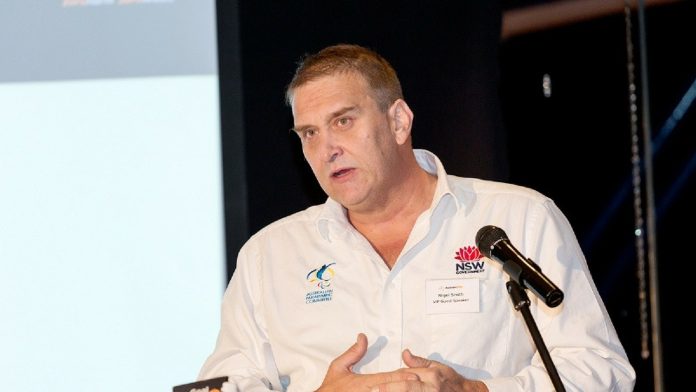 Nigel-smith-speaking-paralympian-event-2015
