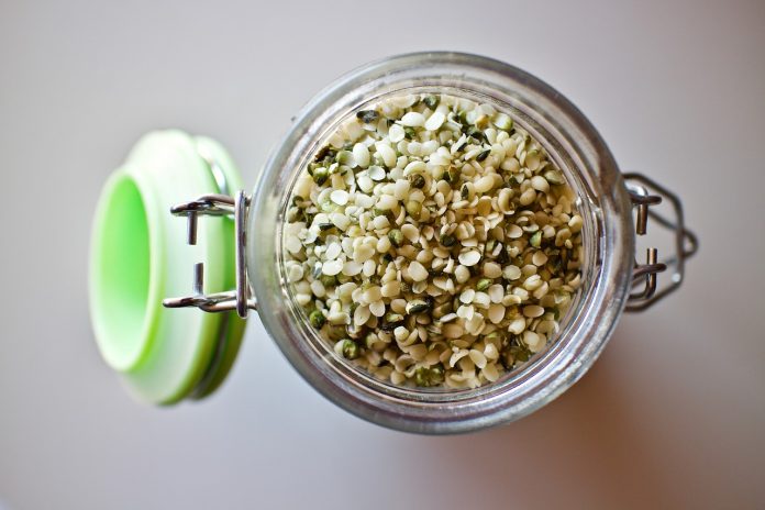 hemp-seeds-3239824_1280