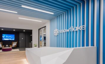 Snowflake unveils data cloud designed for manufacturers
