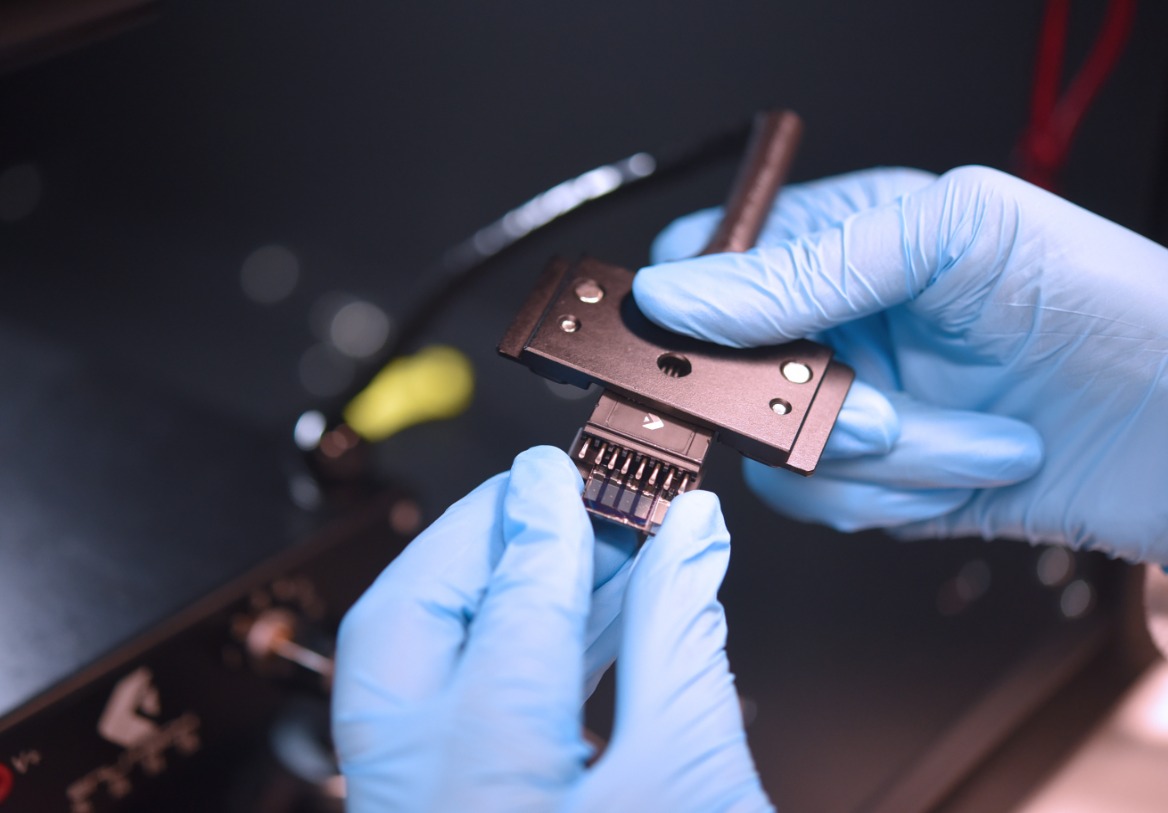 UQ sets solar efficiency record using sustainable perovskite technology ...