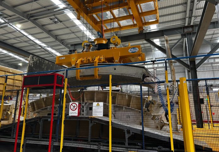 Boral_Demoulding crane (1)